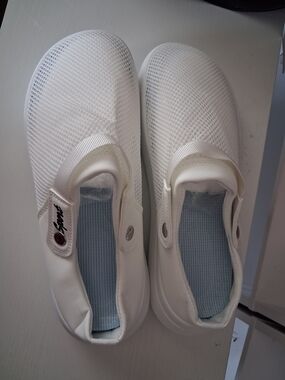 Sporto White Slip-On Mesh Sneakers